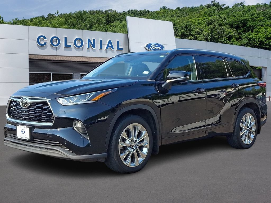 Used 2021 Toyota Highlander Limited AWD/4WD image 3