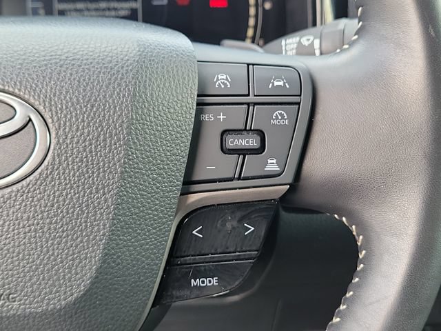 Used 2025 Toyota Camry SE FWD image 26