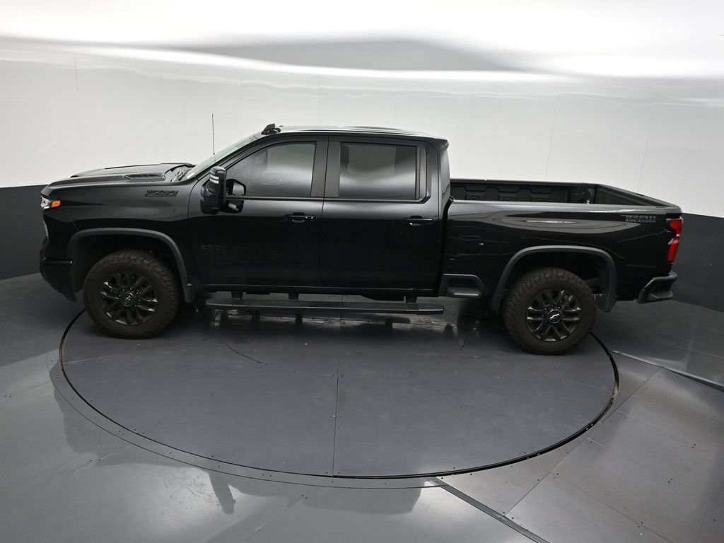 Used 2025 Chevrolet Silverado 2500 LT w/ Trail Boss Package AWD/4WD image 17