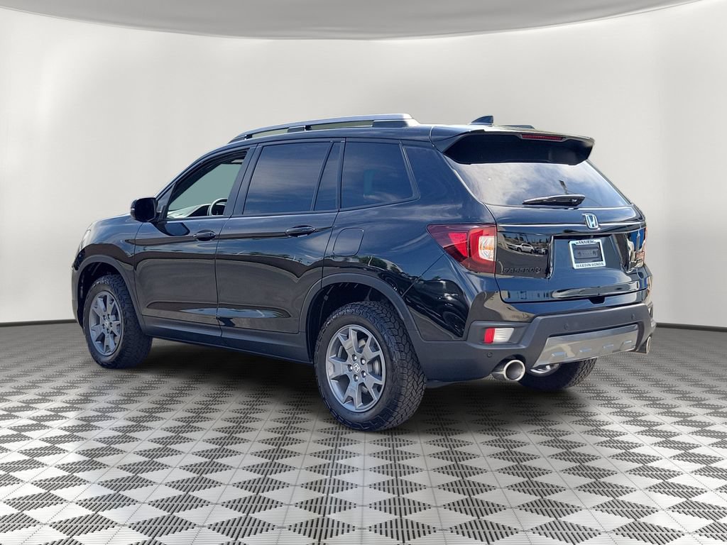 Certified 2025 Honda Passport TrailSport image 4