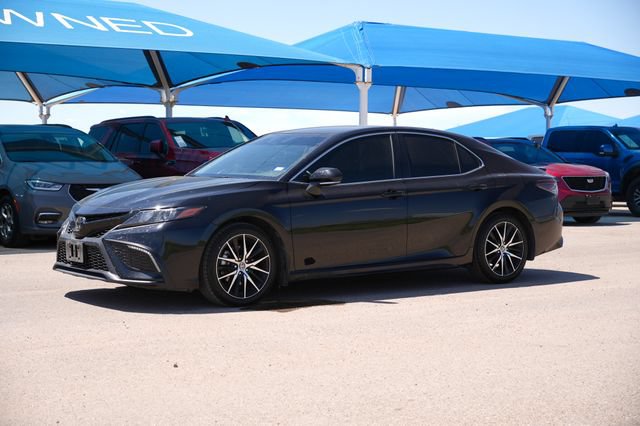 Used 2024 Toyota Camry SE FWD image 1