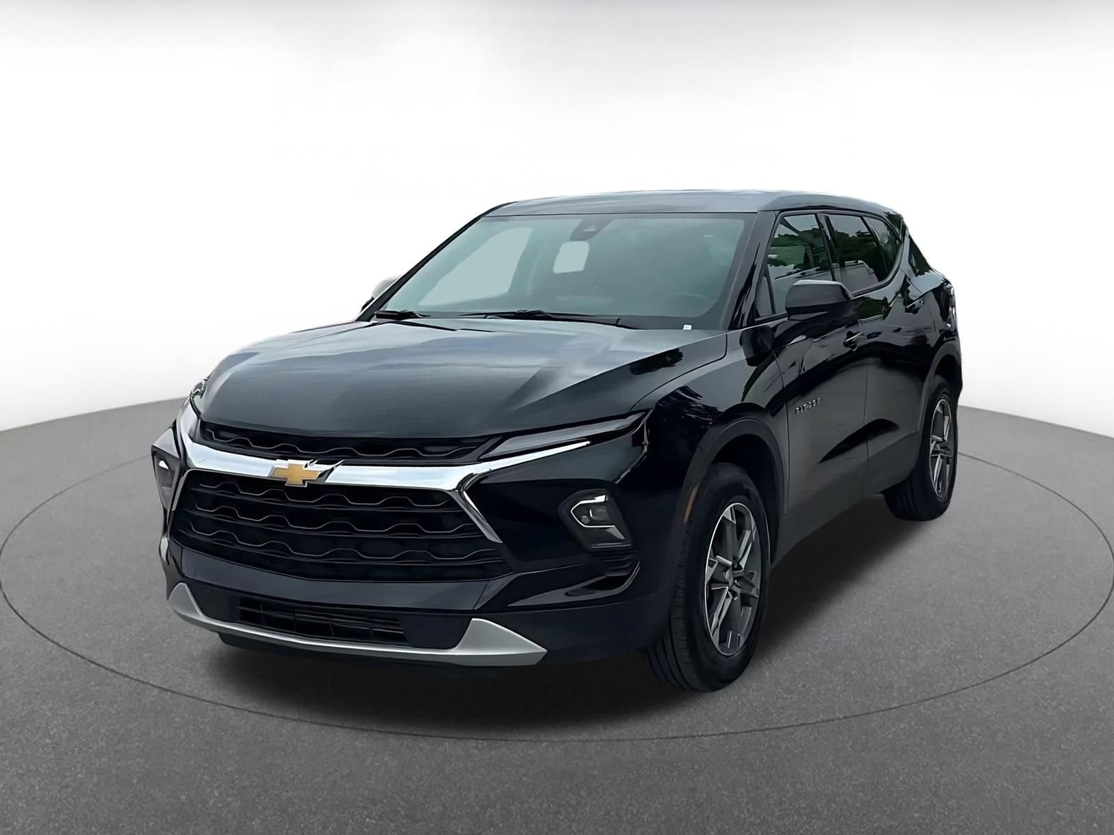 Used 2026 Chevrolet Blazer LT FWD image 6