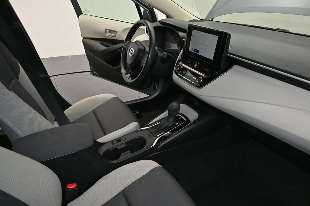 Used 2025 Toyota Corolla LE w/ Convenience Package FWD image 15