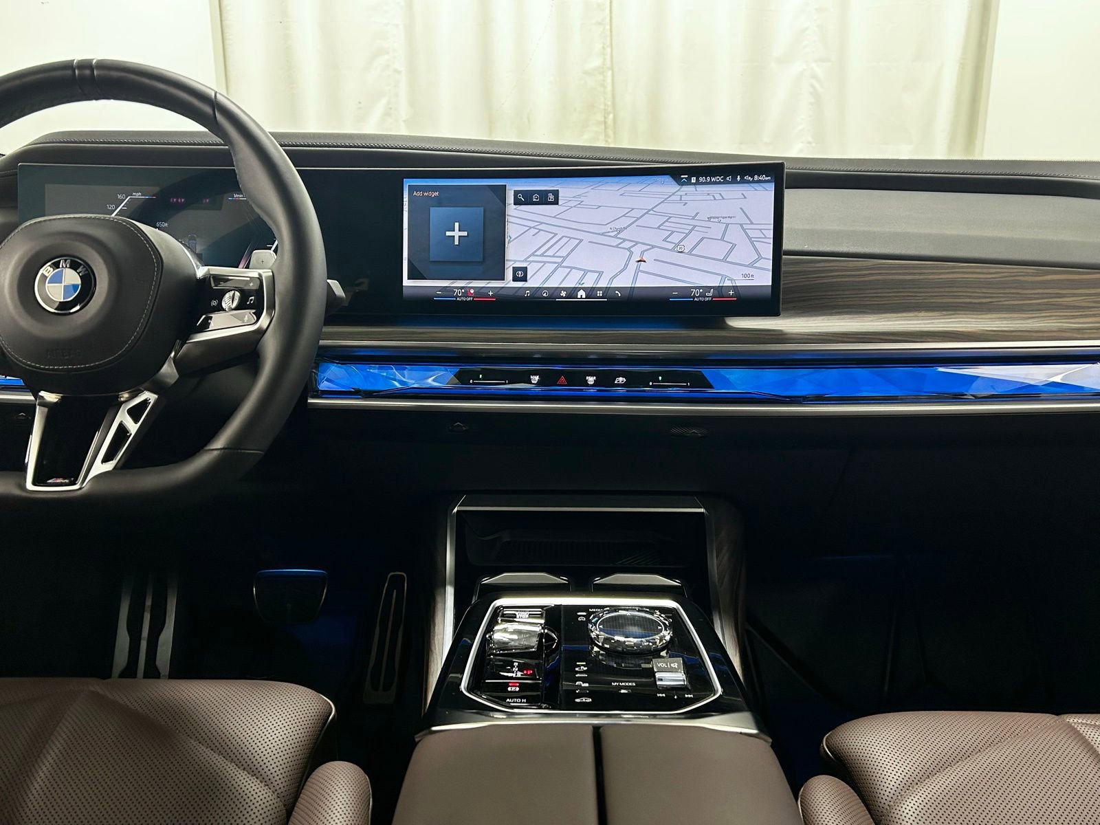Used 2024 BMW 740i xDrive image 9
