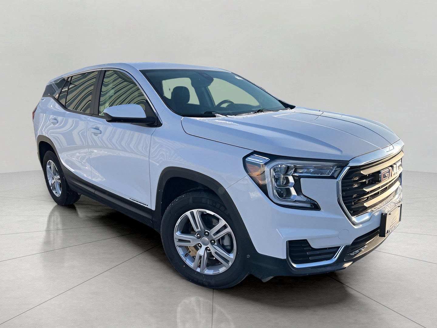 Used 2024 GMC Terrain SLE image 28