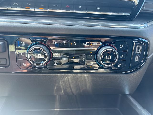 Used 2024 Chevrolet Silverado 1500 High Country w/ High Country Premium Package AWD/4WD image 19