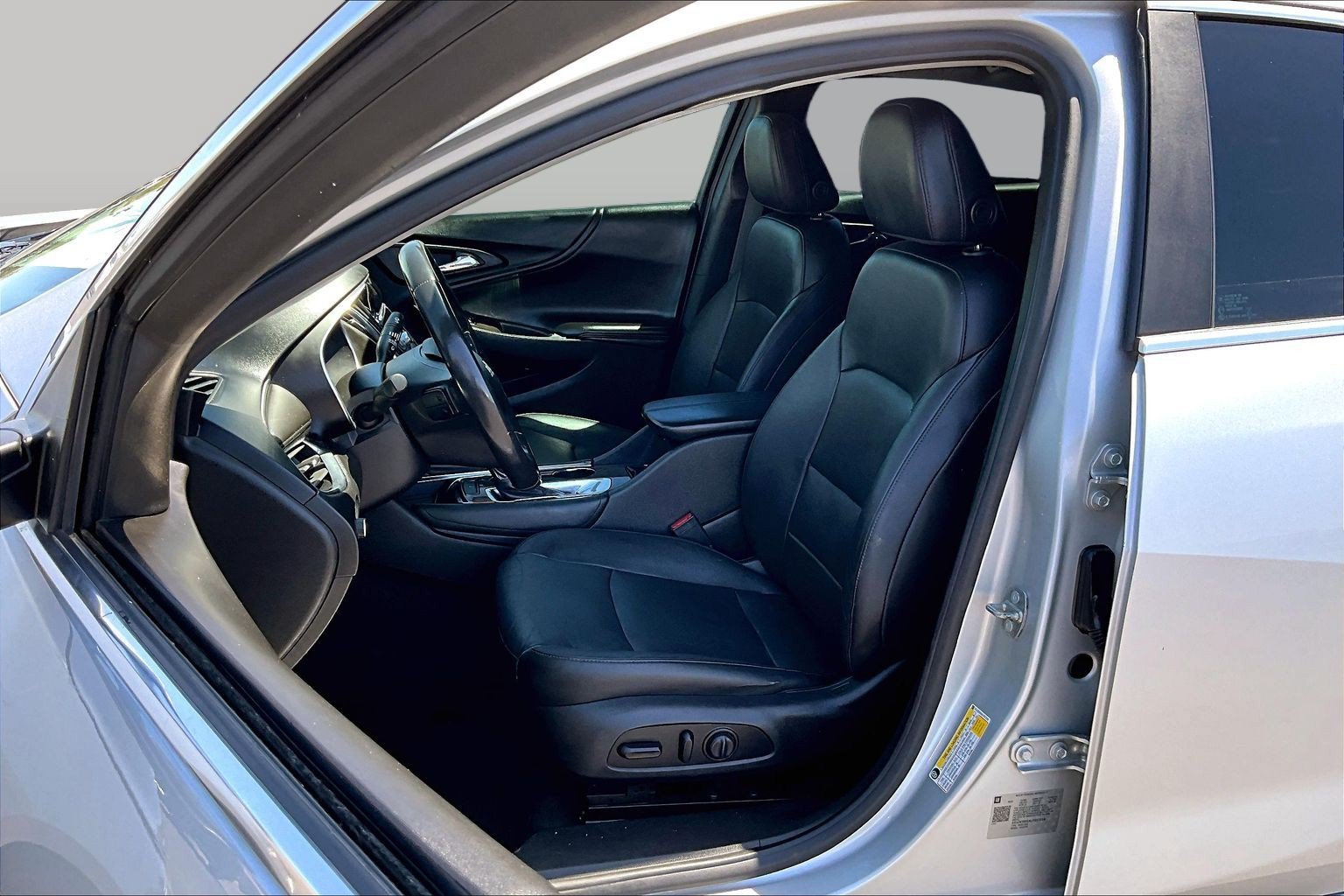 Used 2020 Chevrolet Malibu Premier FWD image 23