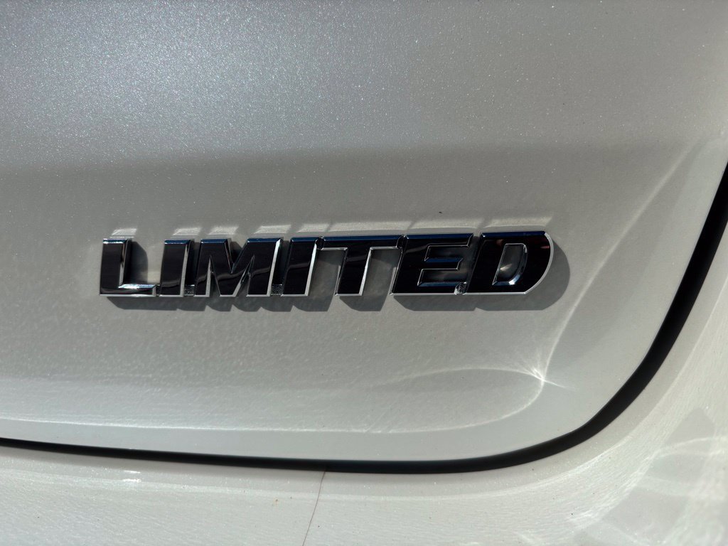Used 2019 Toyota Highlander Limited FWD image 13