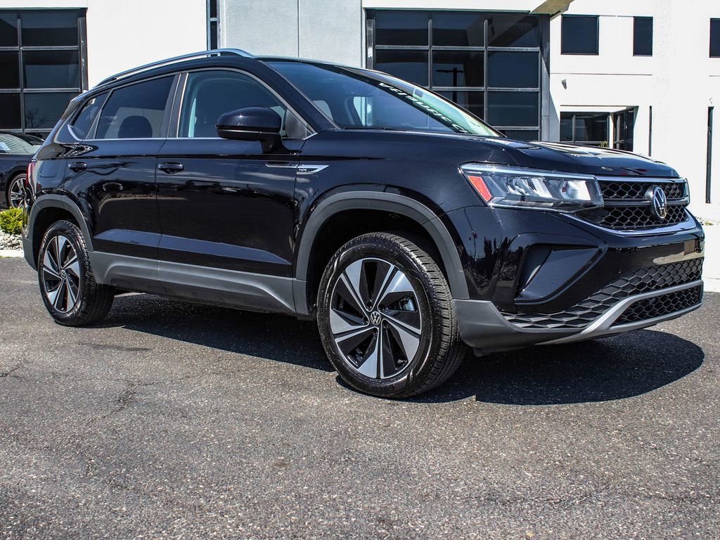 Used 2024 Volkswagen Taos SE w/ Taos Adventure Package (SXB) image 3