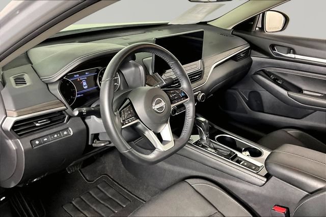 Used 2023 Nissan Altima 2.5 SV w/ SV Premium Package FWD image 16