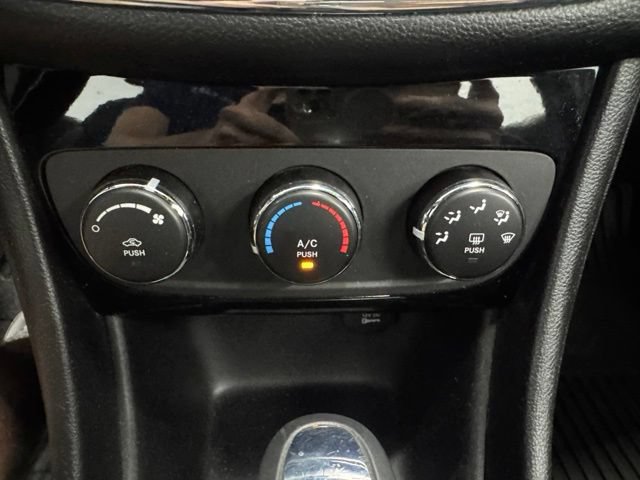 Used 2013 Chrysler 200 LX FWD image 37