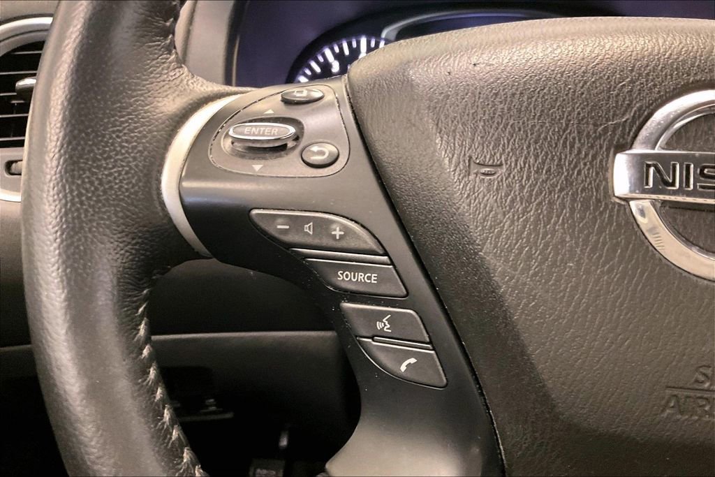 Used 2019 Nissan Pathfinder SL FWD image 18