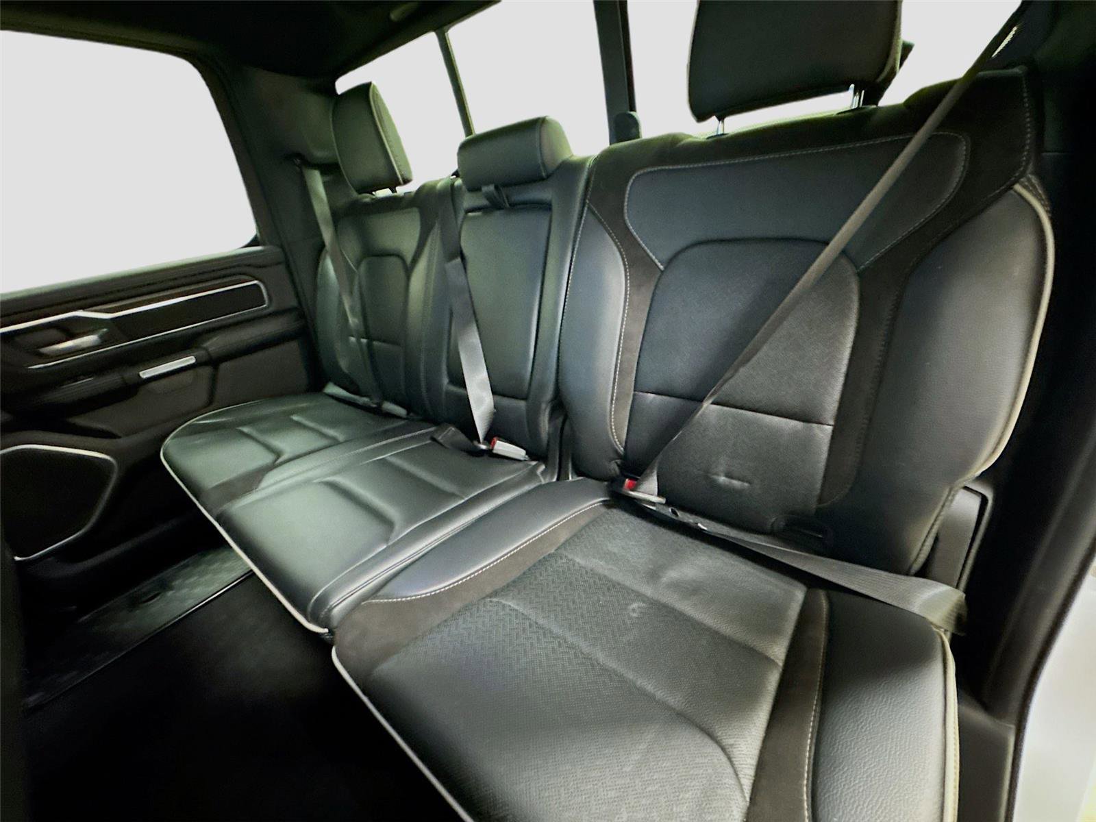 Used 2023 RAM 1500 Laramie AWD/4WD image 25