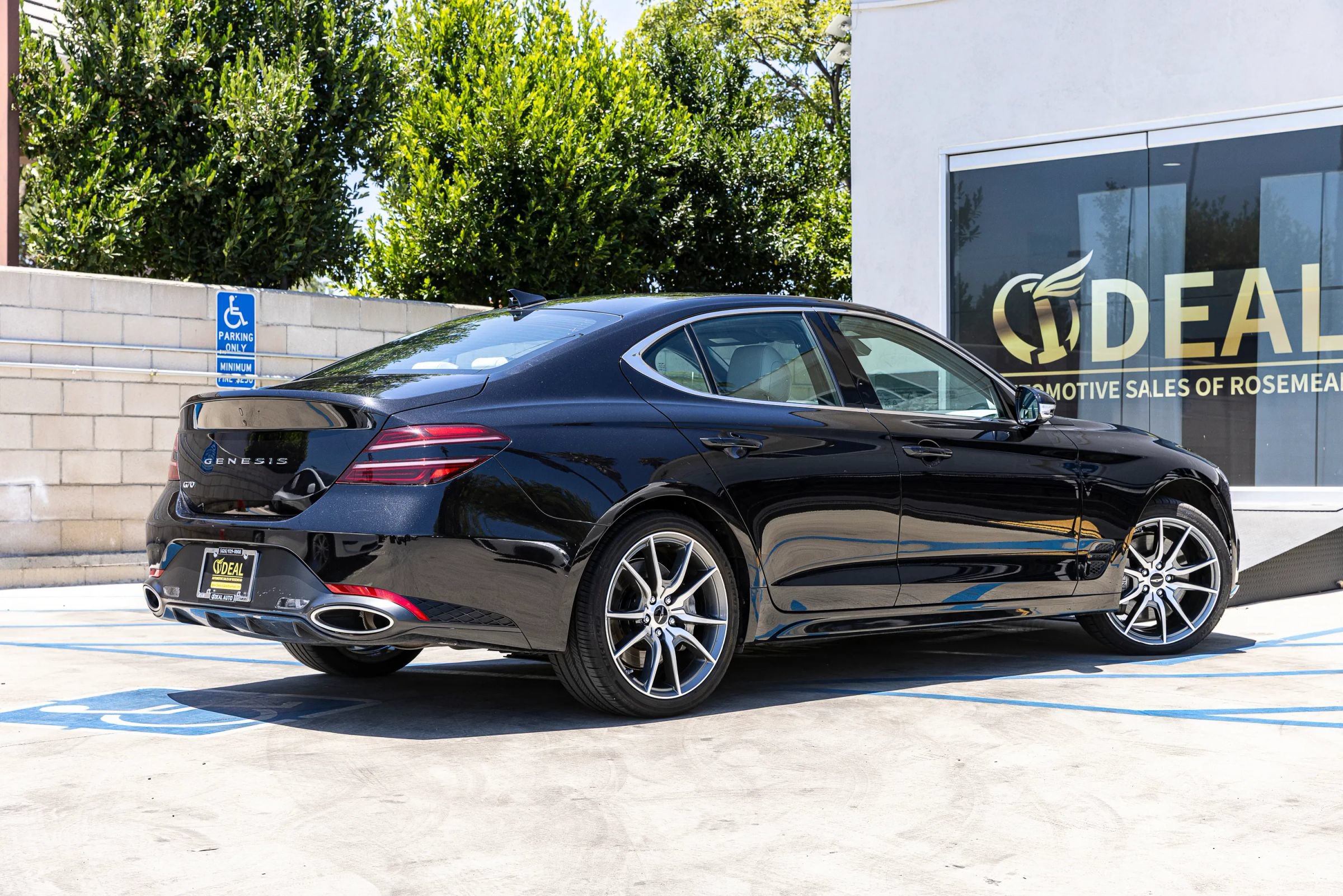 Used 2025 Genesis G70 2.5T RWD image 14