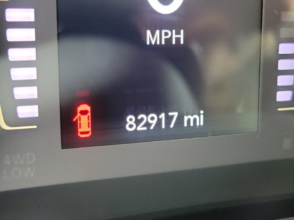 Used 2020 Jeep Cherokee Latitude w/ Cold Weather Group AWD/4WD image 30