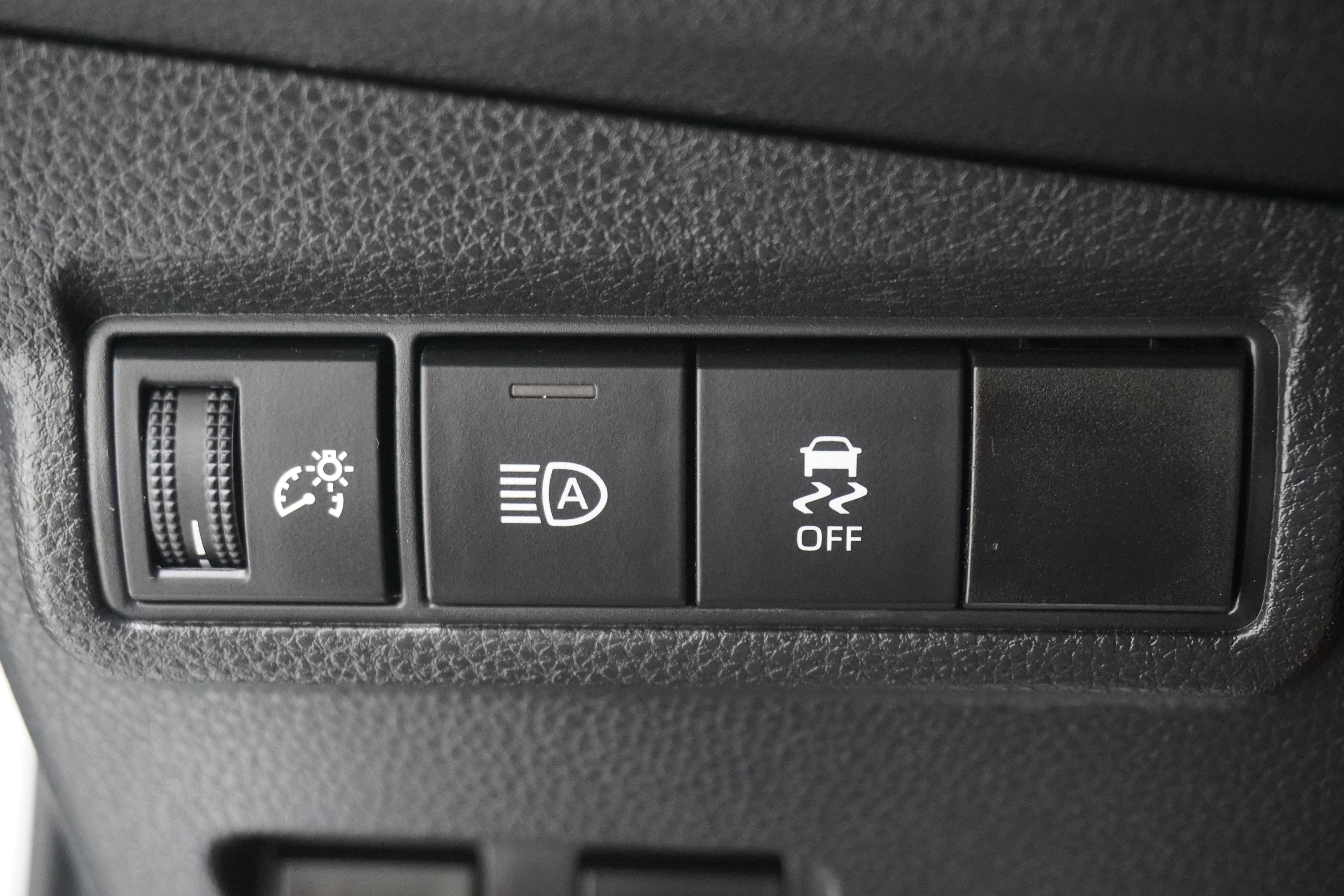 Used 2023 Toyota Corolla Cross AWD Hybrid w/ Moonroof Package image 24