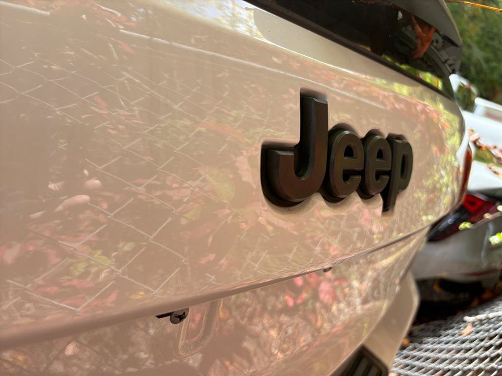 Used 2019 Jeep Grand Cherokee High Altitude AWD/4WD image 9