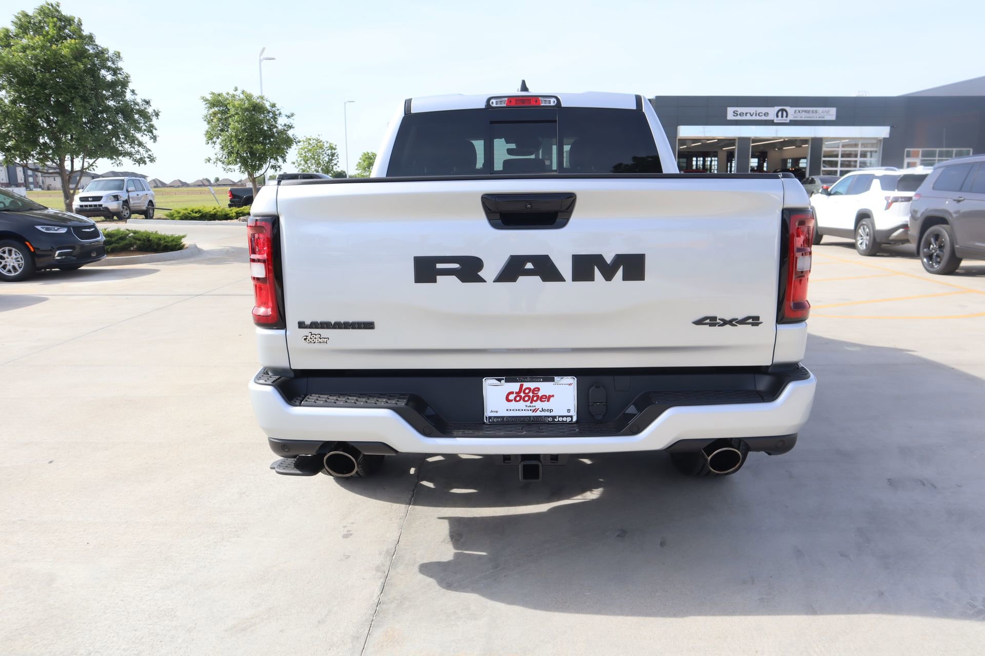 New 2026 RAM 1500 Laramie AWD/4WD image 23