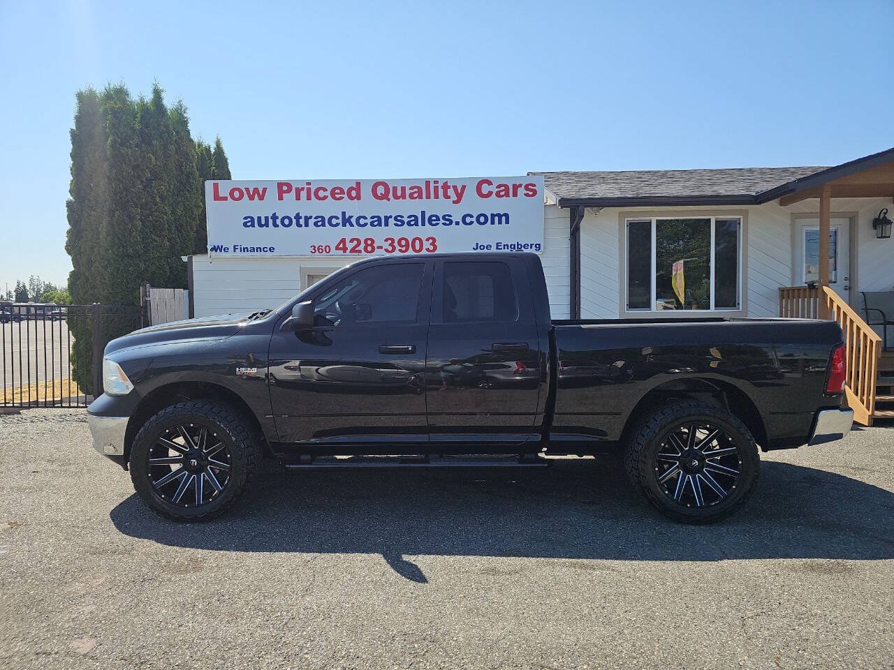 Used 2015 RAM 1500 ST w/ SXT Appearance Group AWD/4WD image 2