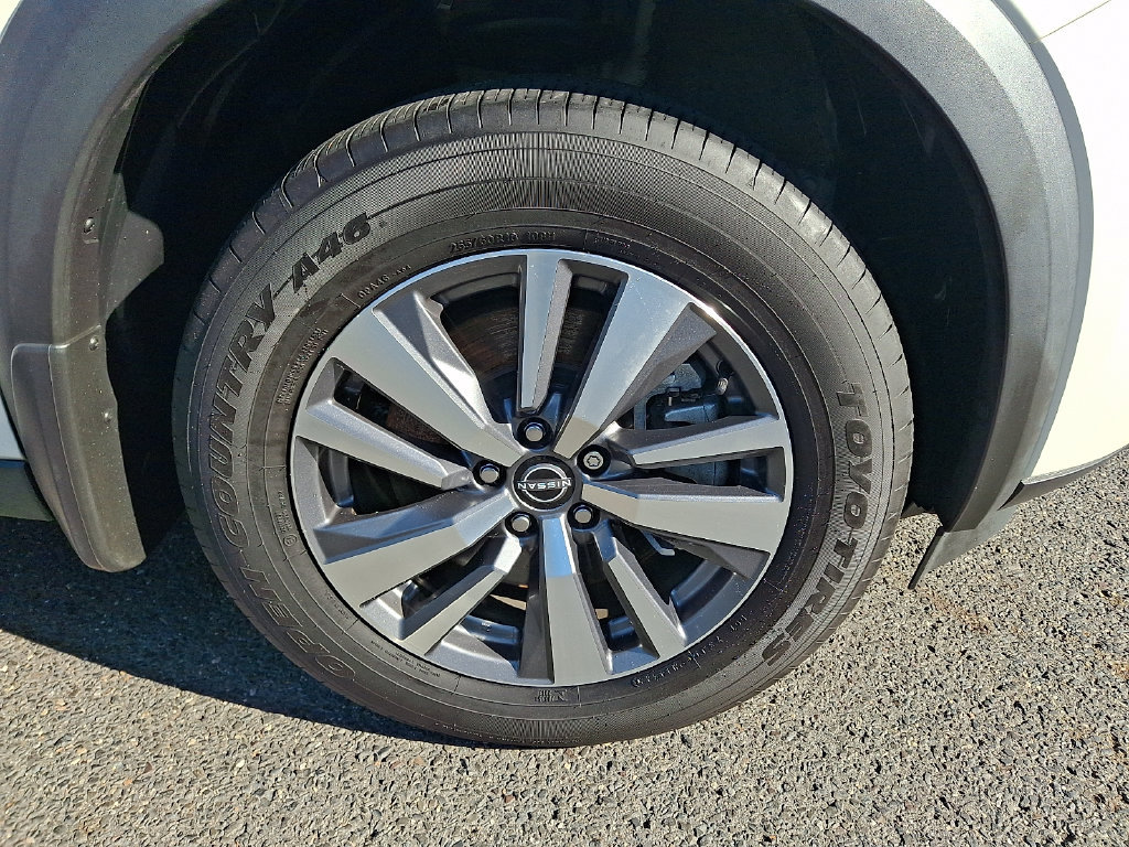Used 2022 Nissan Pathfinder SL AWD/4WD image 10