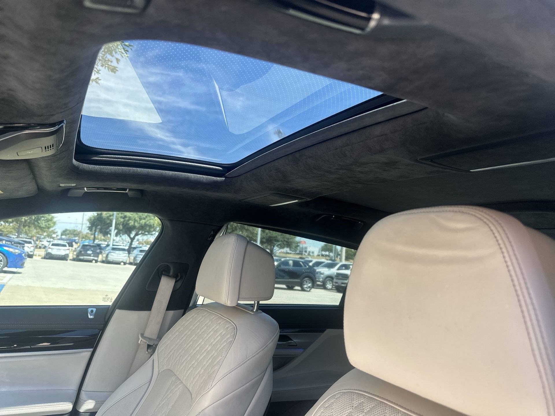 Used 2018 BMW 750i xDrive AWD/4WD image 17