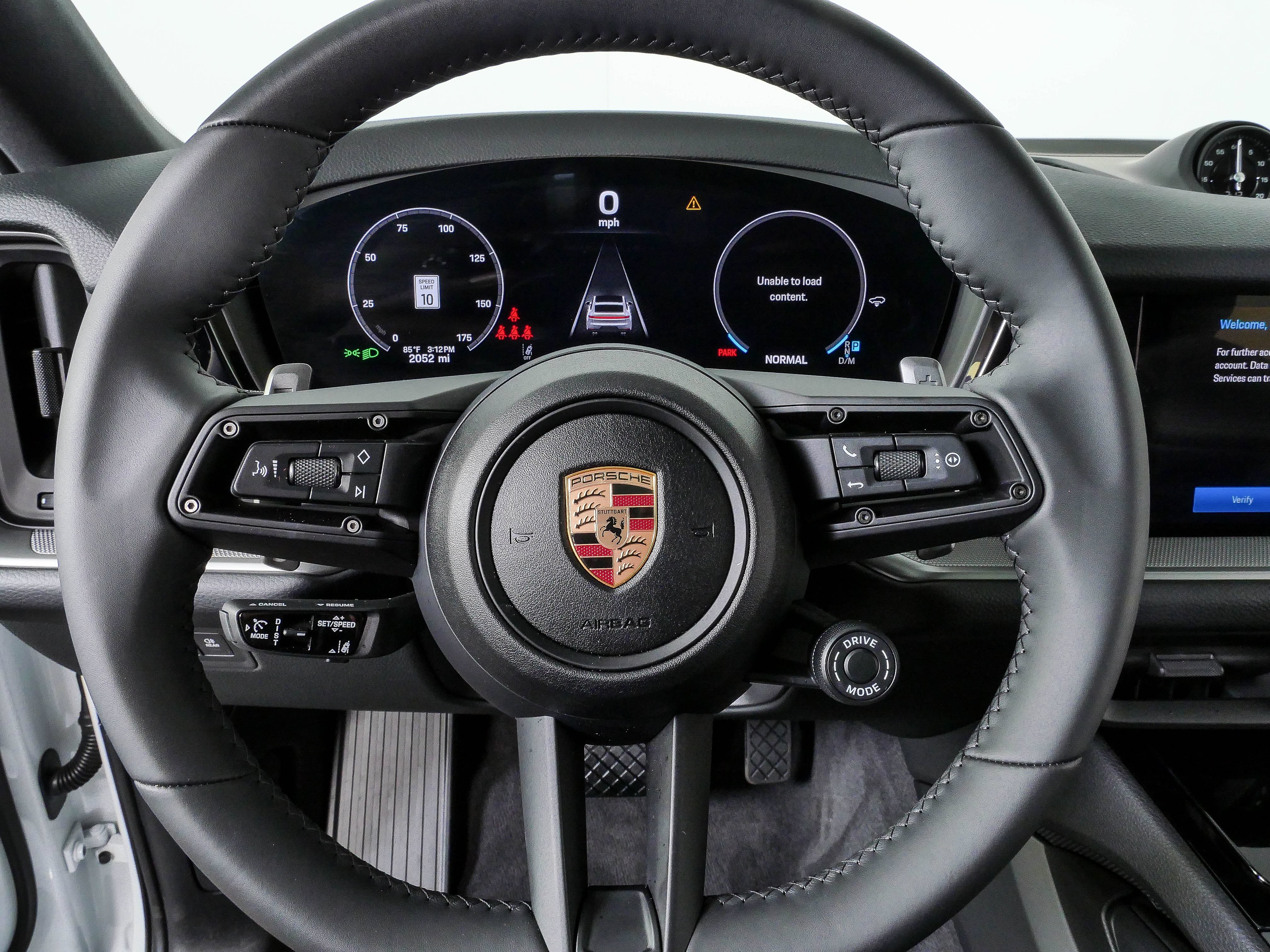 Certified 2025 Porsche Cayenne Coupe AWD/4WD image 9