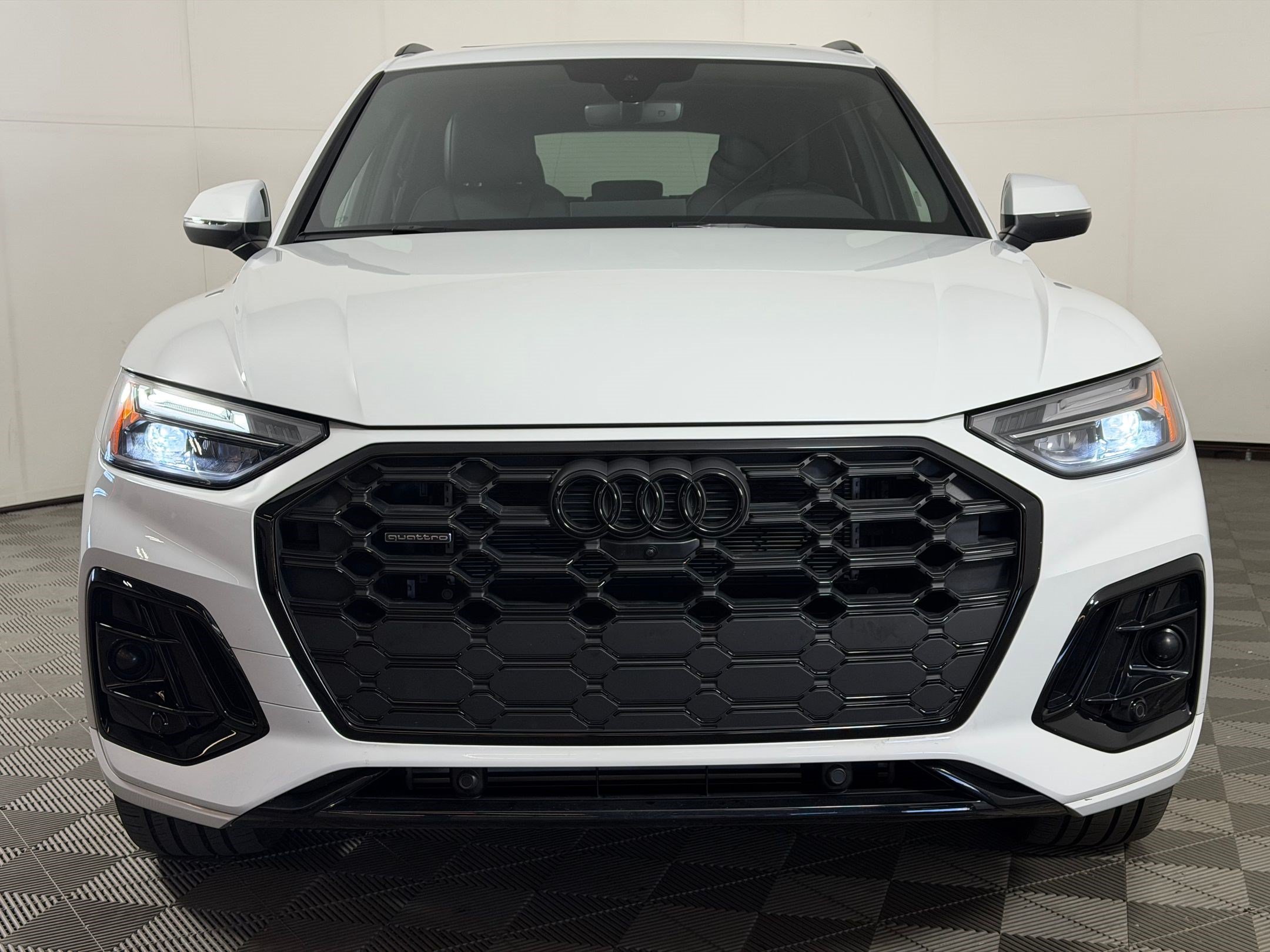 Certified 2025 Audi Q5 e Premium Plus w/ Premium Plus Package AWD/4WD image 6