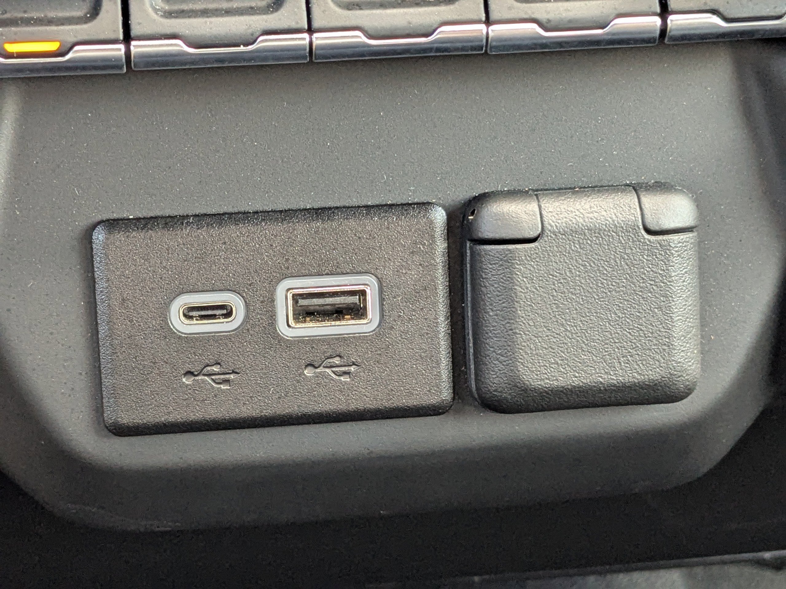 Used 2025 Chevrolet Silverado 1500 Custom image 22