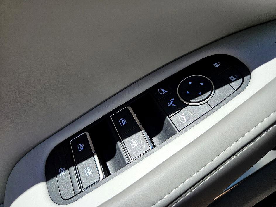 New 2026 INFINITI QX60 Luxe image 30