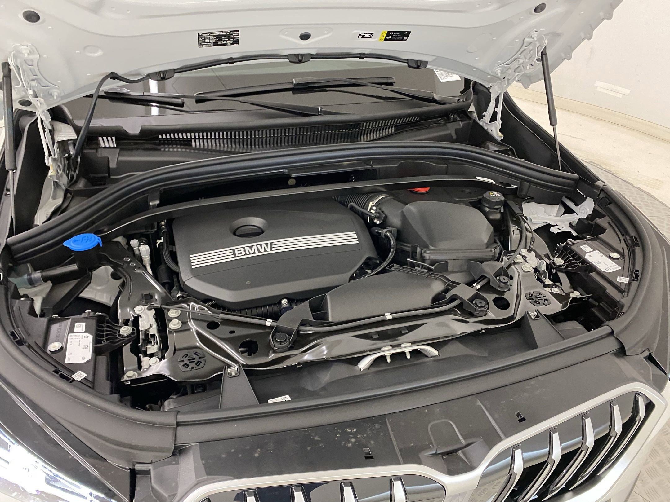 Used 2025 BMW X1 xDrive28i w/ Premium Package image 32