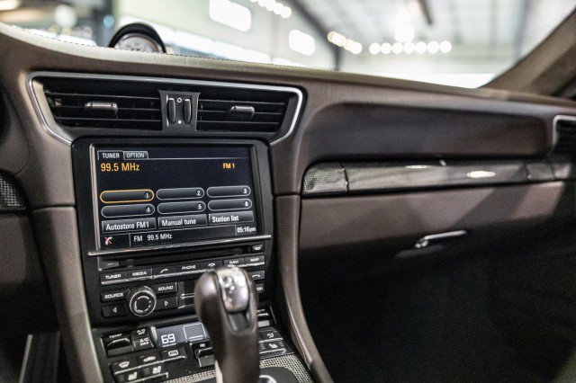 Used 2015 Porsche 911 Turbo S image 25