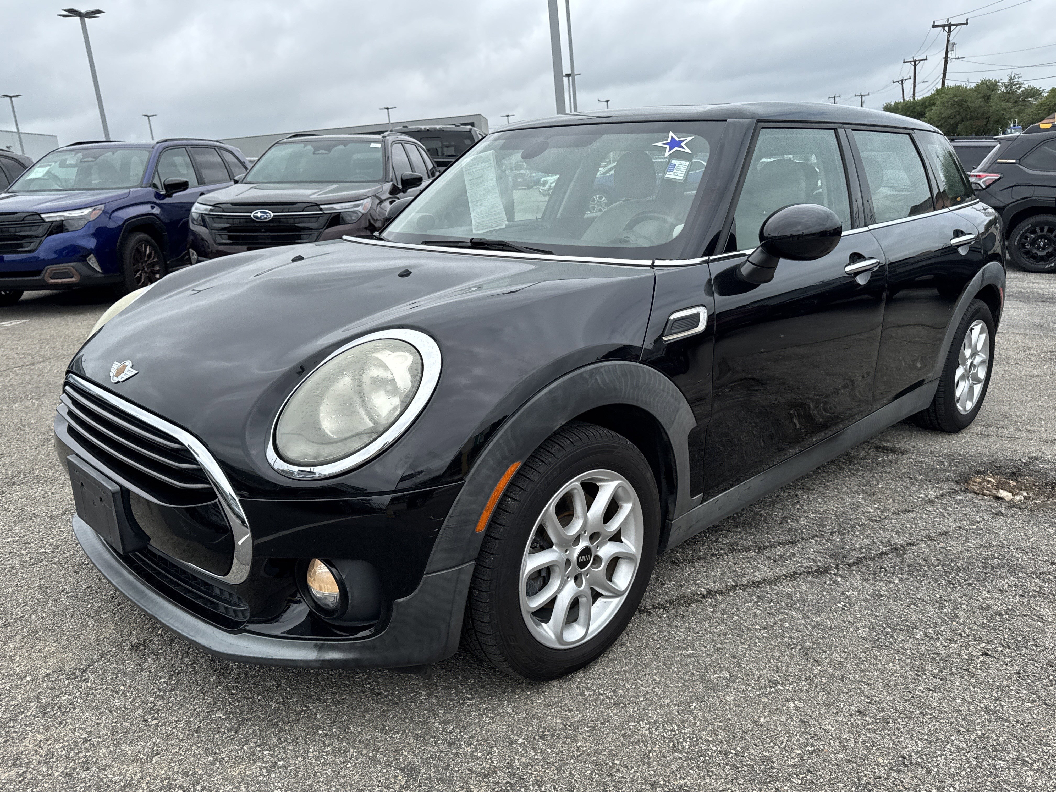 Used 2017 MINI Cooper Clubman FWD image 7