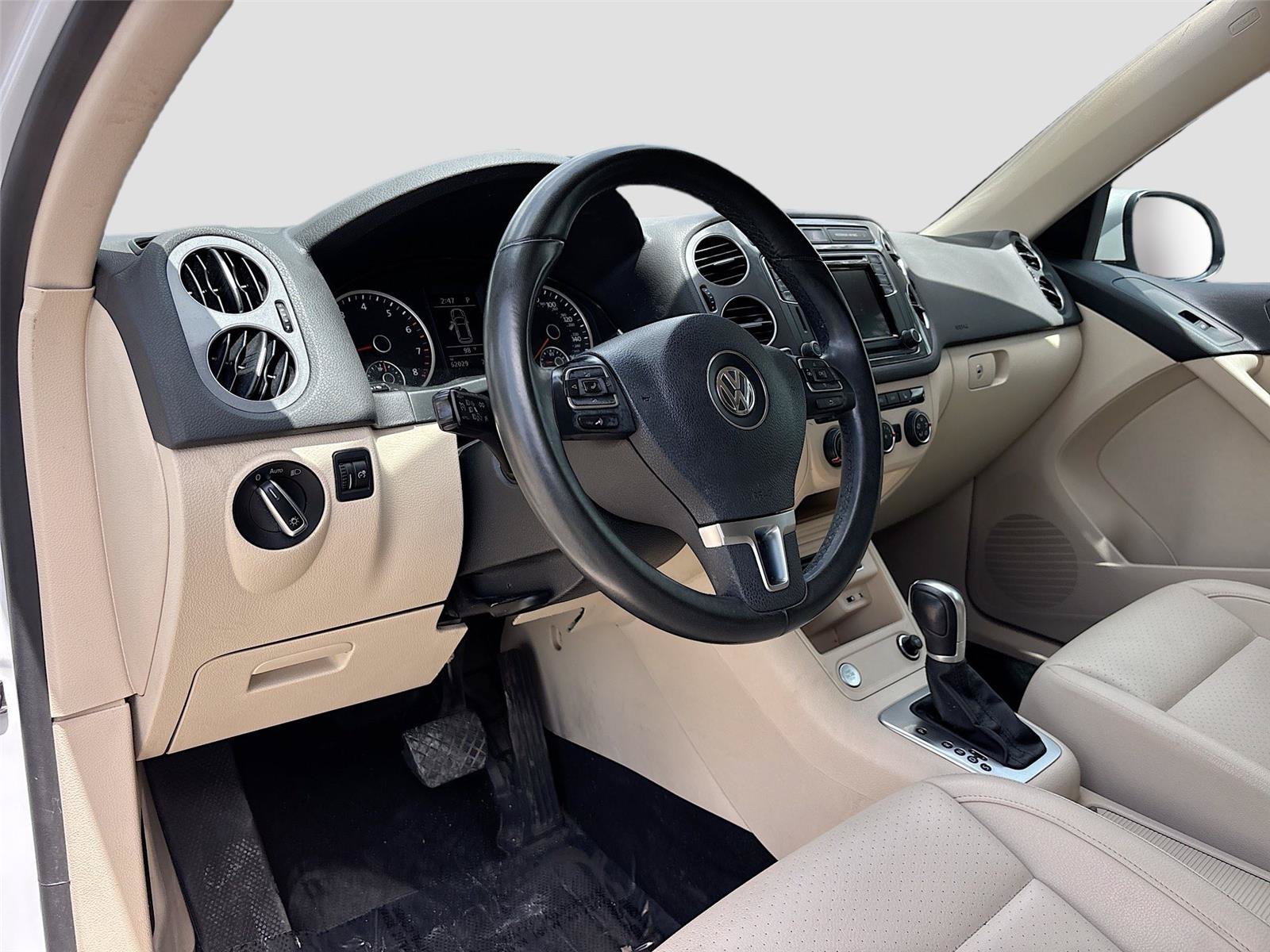 Used 2017 Volkswagen Tiguan S FWD image 9