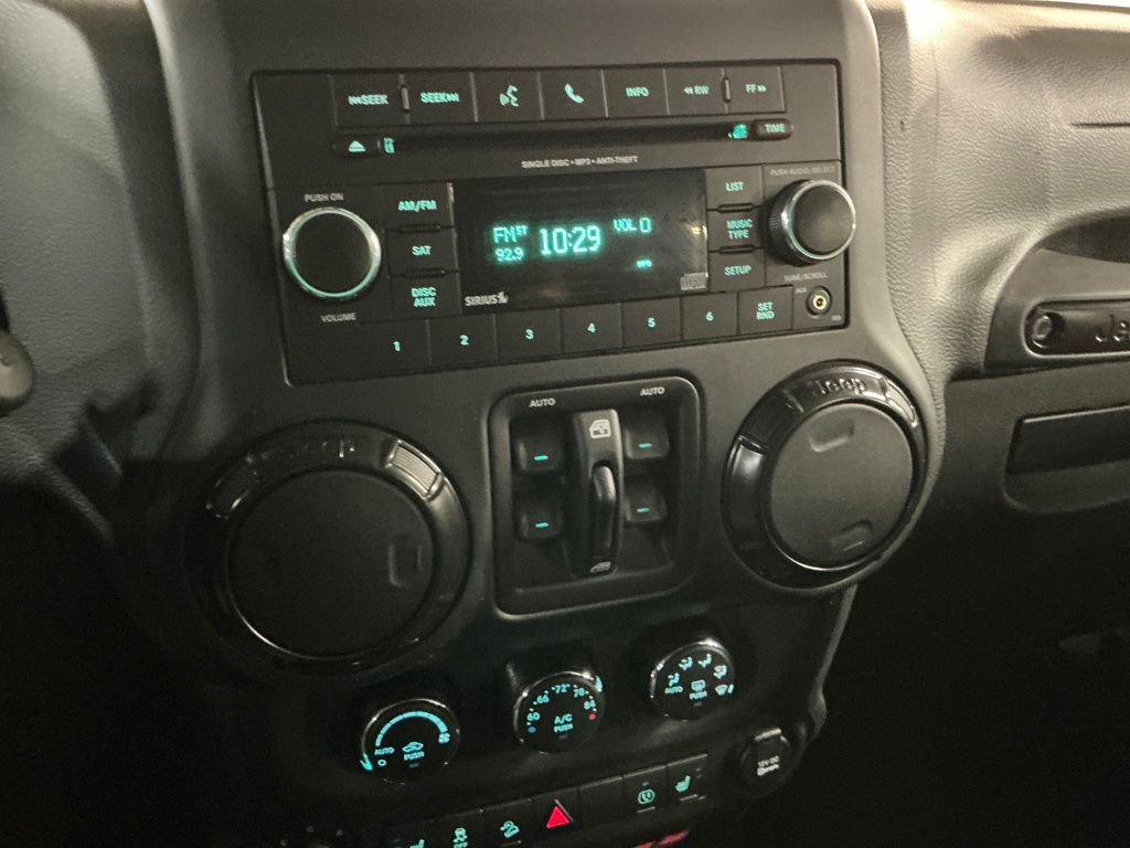 Used 2017 Jeep Wrangler Unlimited Rubicon image 18