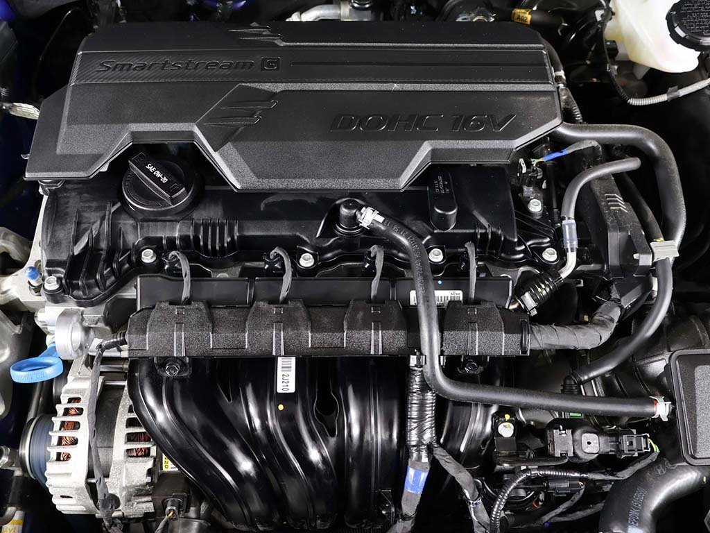 Certified 2025 Hyundai Elantra Sport image 16