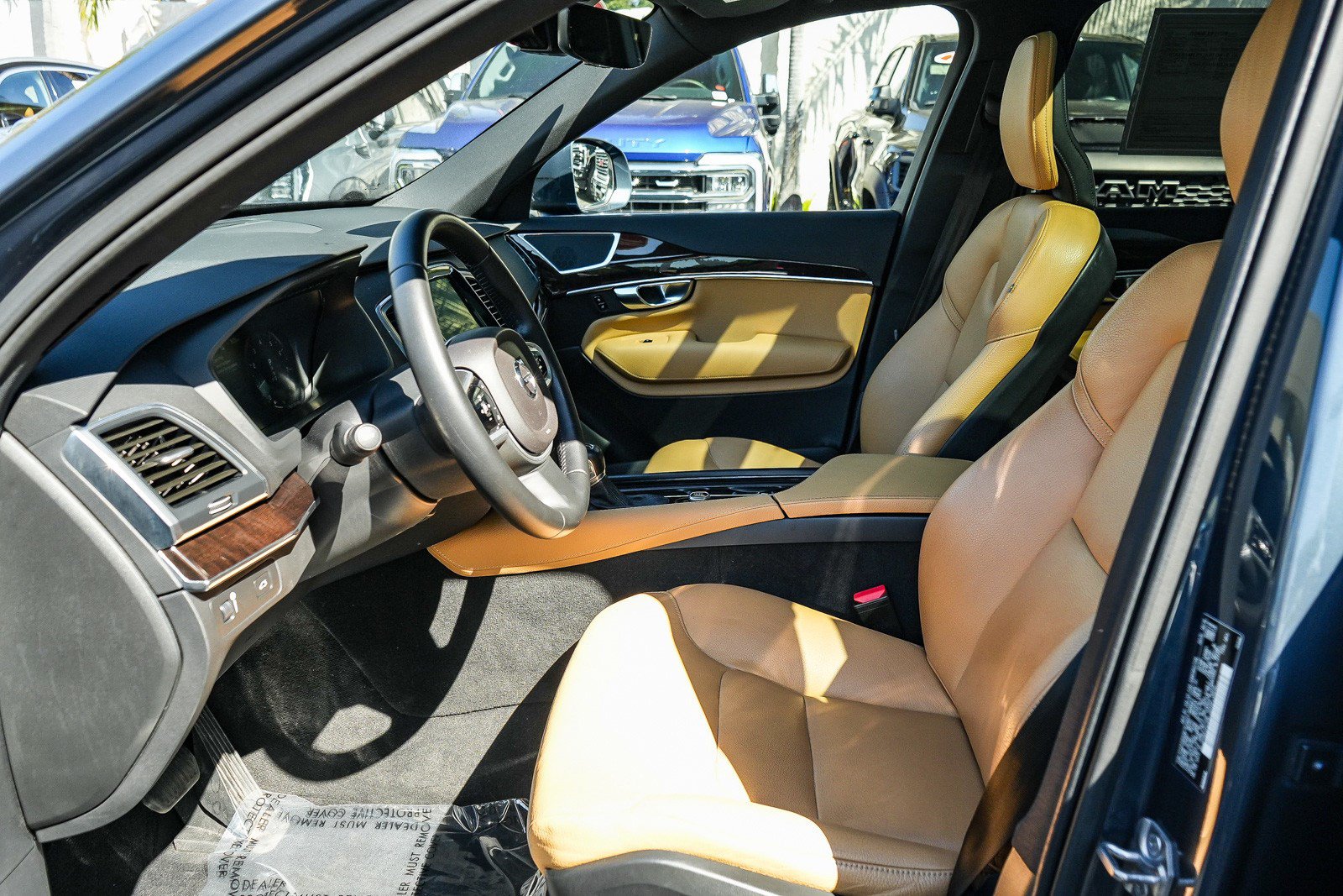 Used 2019 Volvo XC90 T6 Momentum w/ Advanced Package AWD/4WD image 17