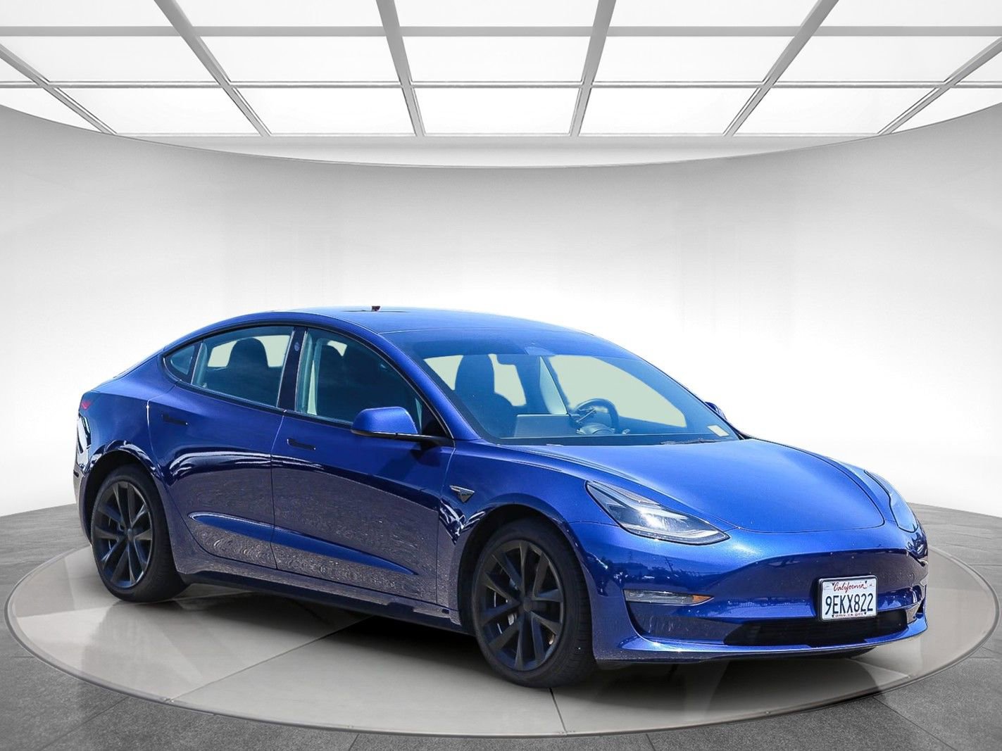 Used 2023 Tesla Model 3 Standard Range RWD image 4