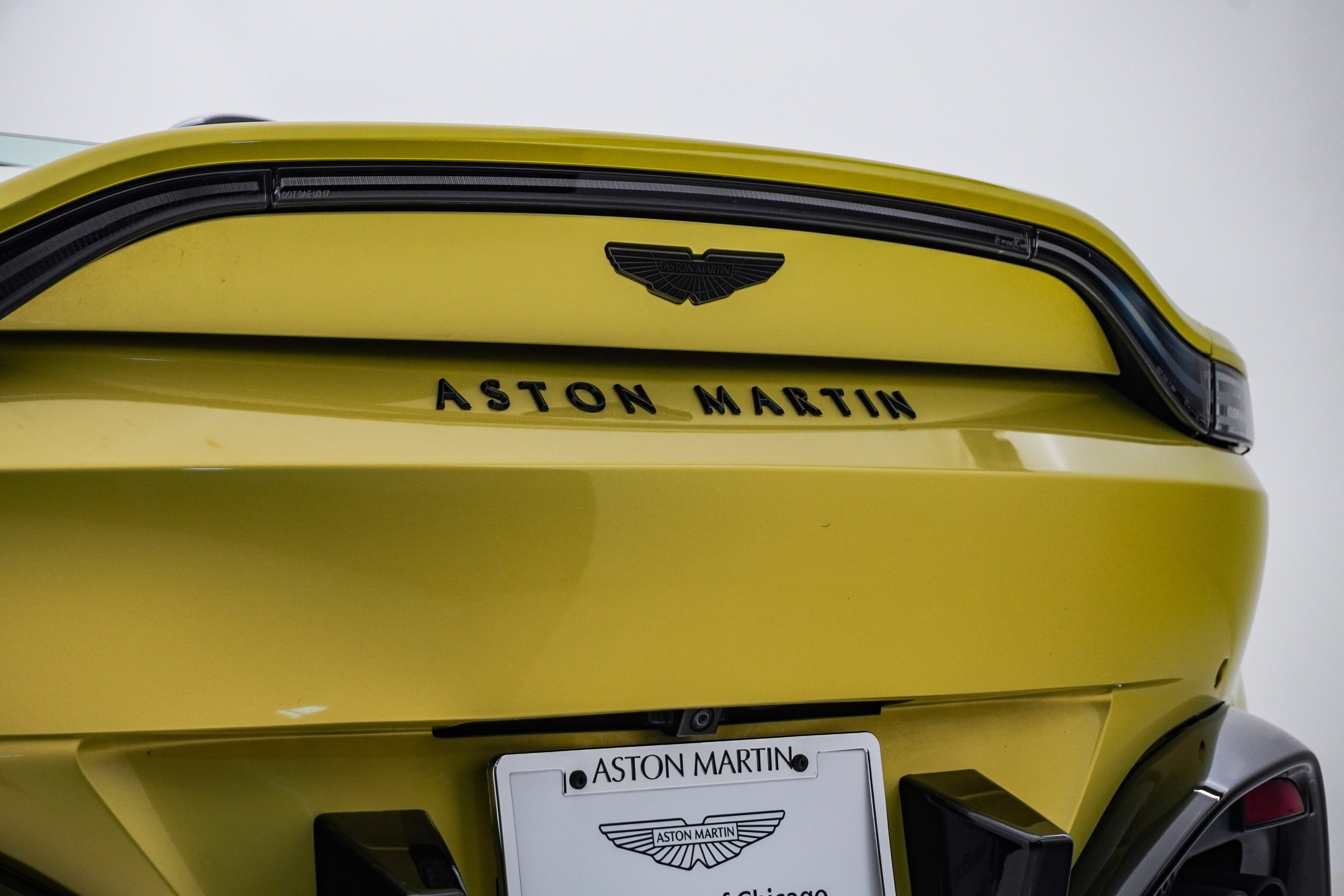 Used 2023 Aston Martin V8 Vantage Roadster RWD image 14