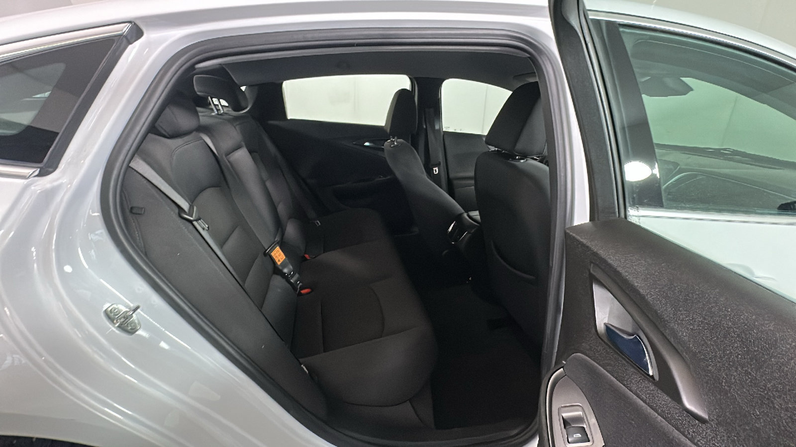 Used 2023 Chevrolet Malibu LT FWD image 33