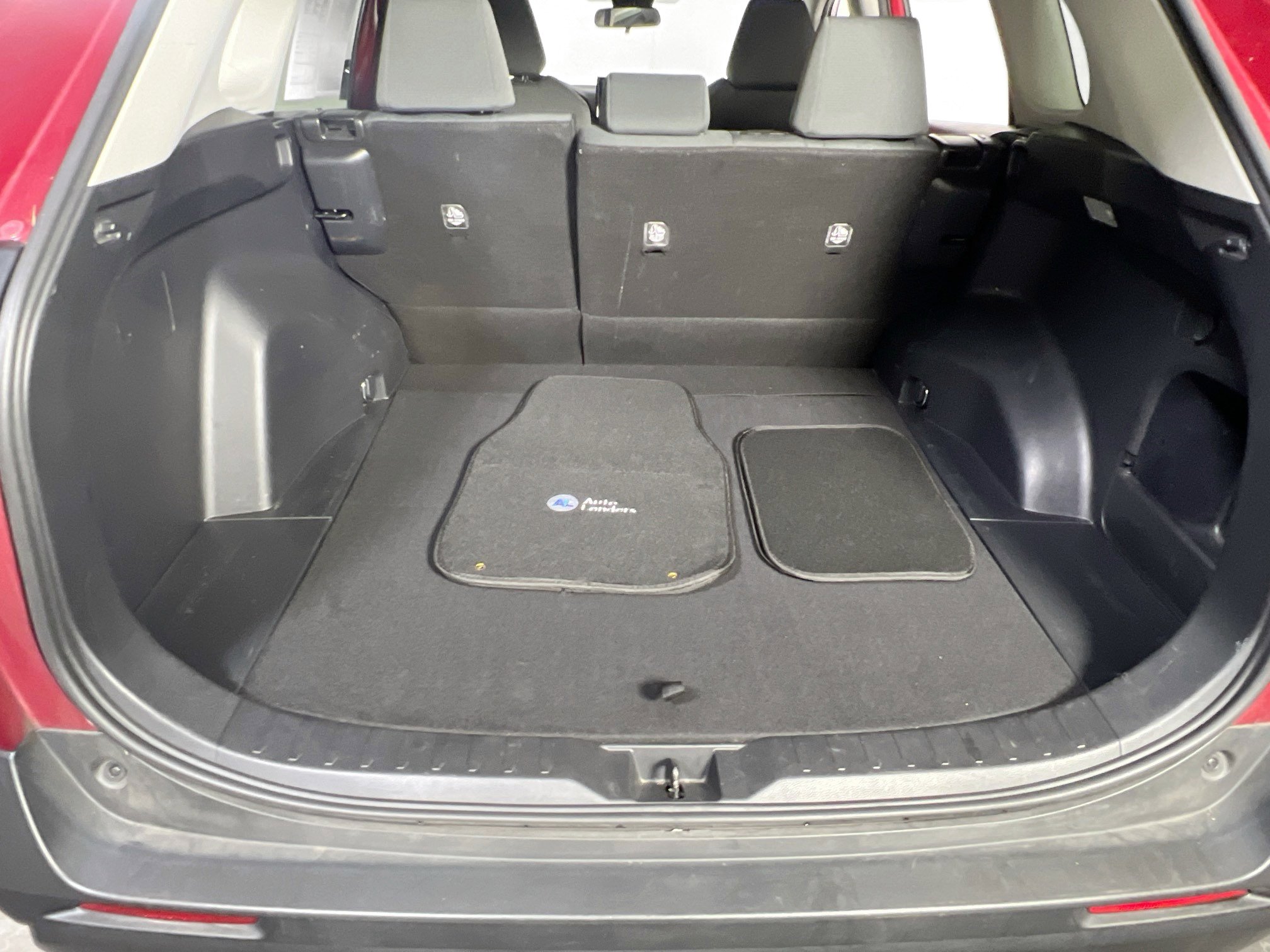 Used 2020 Toyota RAV4 XLE w/ All Weather Liner Package image 23