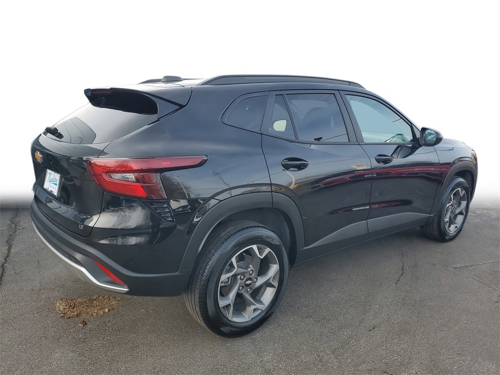 Used 2025 Chevrolet Trax LT image 5
