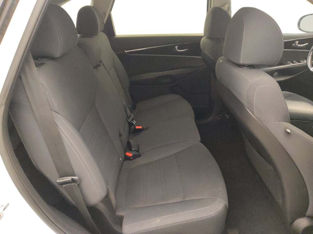 Used 2018 Kia Sorento FWD image 19