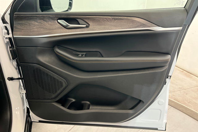 New 2026 Jeep Grand Cherokee Limited AWD/4WD image 23