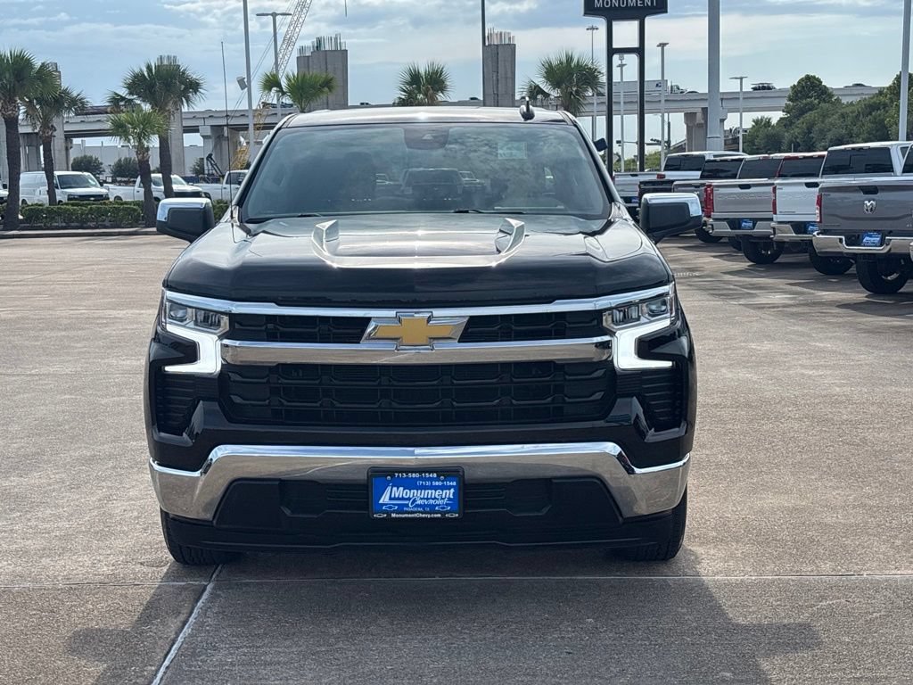 Used 2025 Chevrolet Silverado 1500 LT RWD image 2