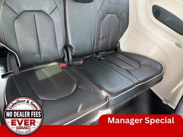 Used 2024 Chrysler Pacifica Limited FWD image 8