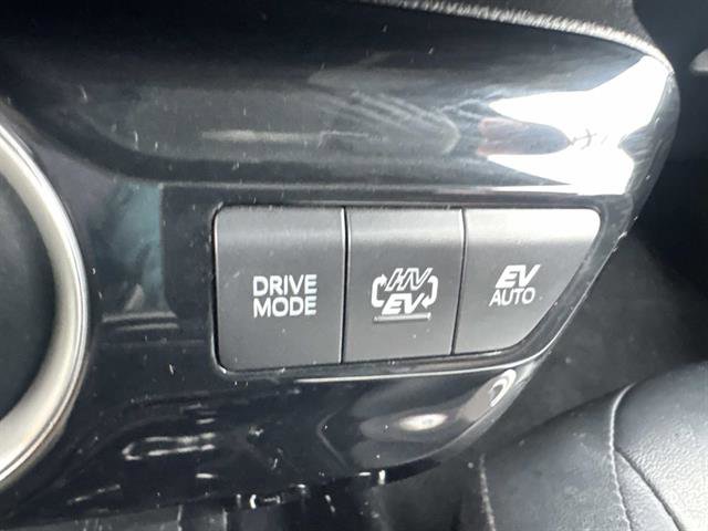 Used 2021 Toyota Prius Prime XLE image 32