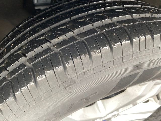 Used 2022 Ford Explorer XLT image 25