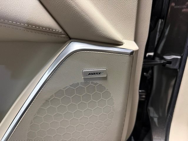Used 2020 Cadillac Escalade Premium Luxury w/ LPO, Radiant Package AWD/4WD image 14