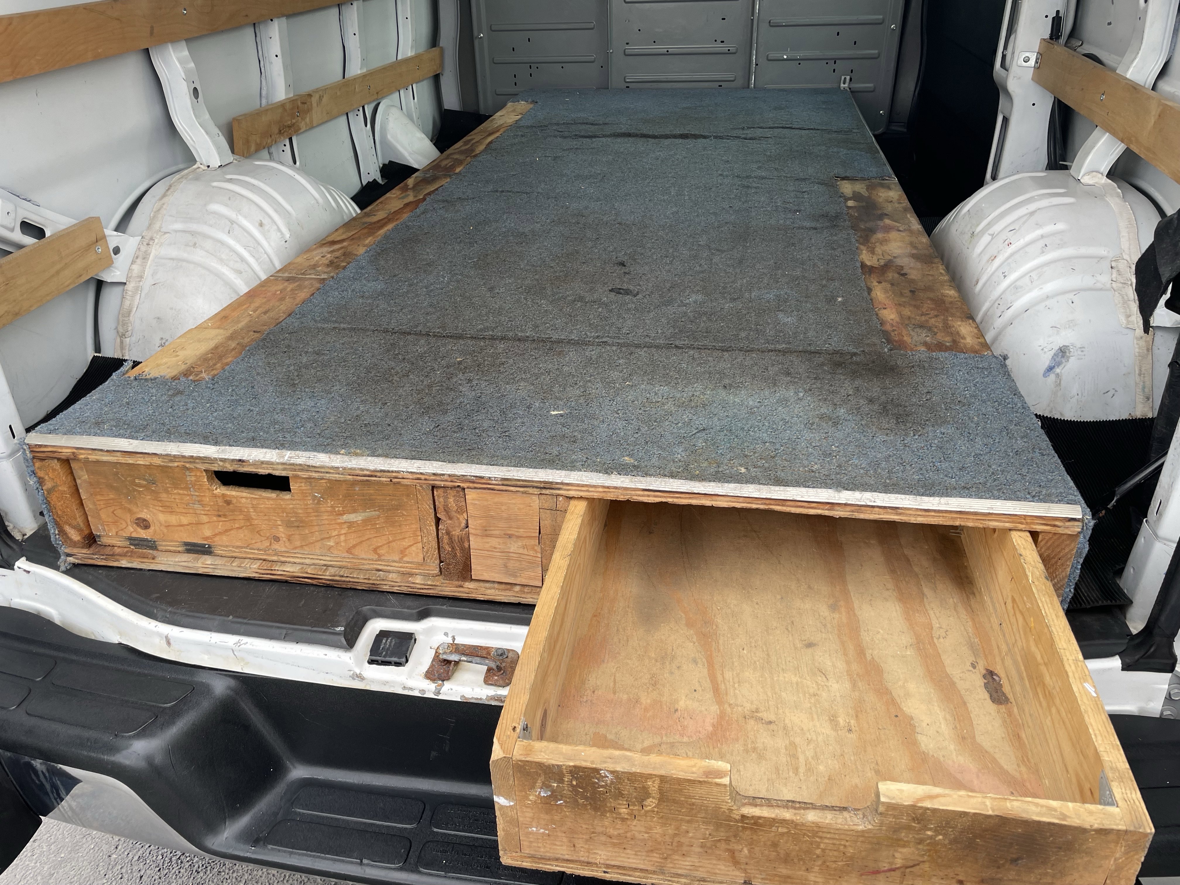 Used 2018 Chevrolet Express 2500 w/ Driver Convenience Package image 10