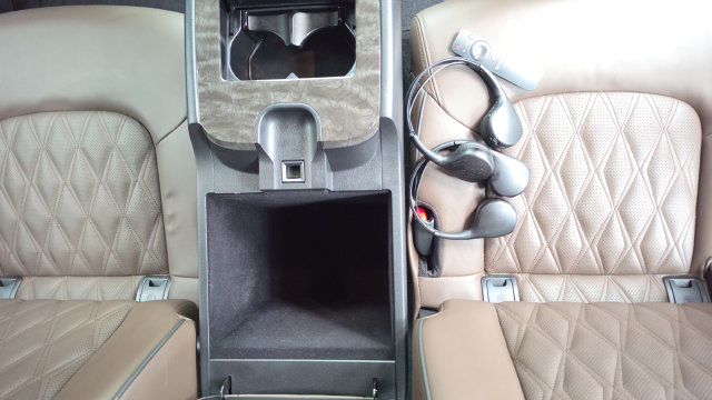 Used 2023 Nissan Armada Platinum w/ Captain's Chairs Package AWD/4WD image 34